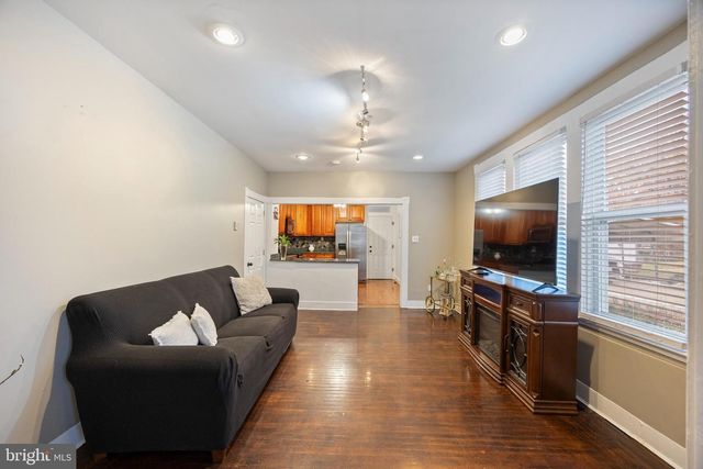 2040 NORTHEAST AVE, Baltimore, MD 21227