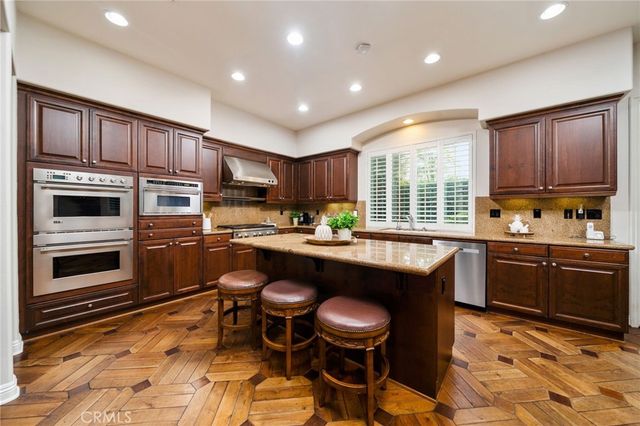 123 S Oakhart Drive, Glendora, CA 91741