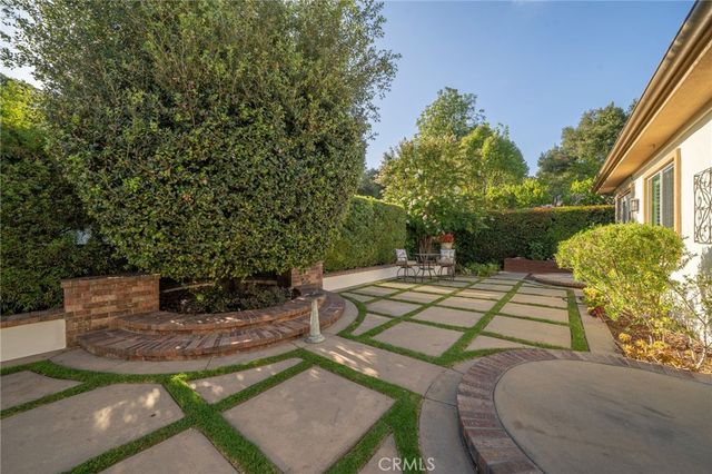 123 S Oakhart Drive, Glendora, CA 91741