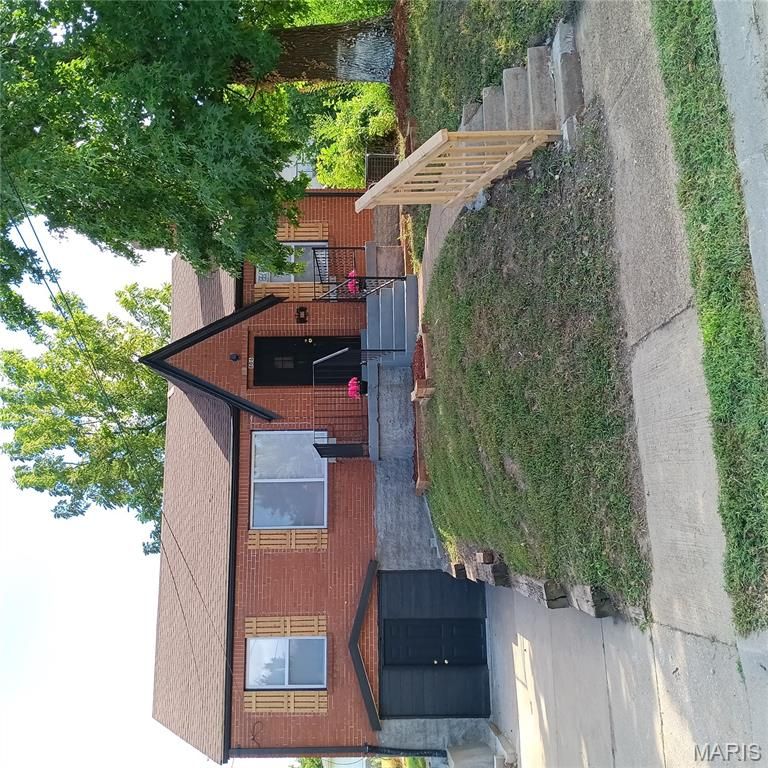806 Rolwes Avenue, Ferguson, MO 63135