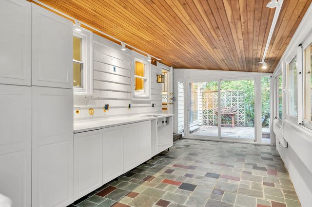 12 Watertown St, Lexington, MA 02421