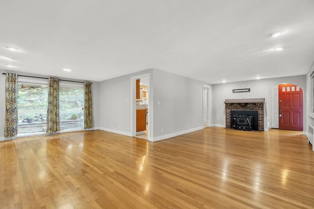 12 Watertown St, Lexington, MA 02421