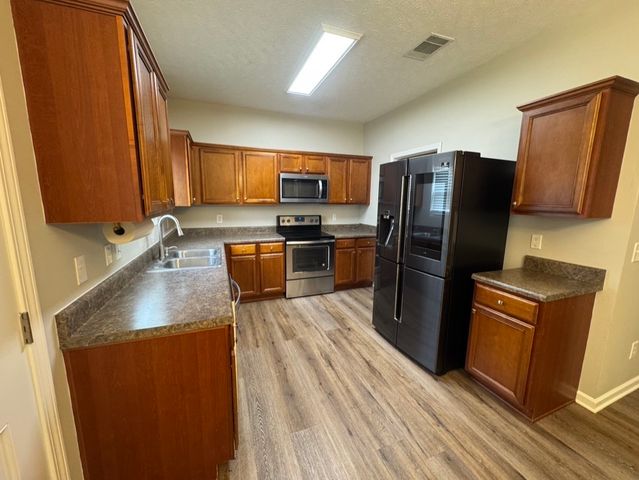 106 Scotts Dr, Lebanon, TN 37087