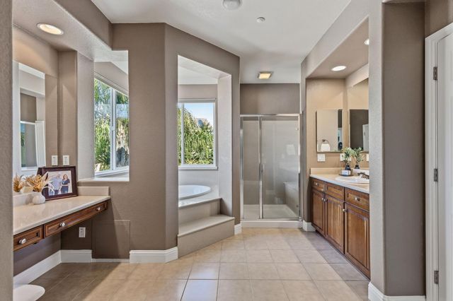 2240 Owencarrow Ln, Lincoln, CA 95648