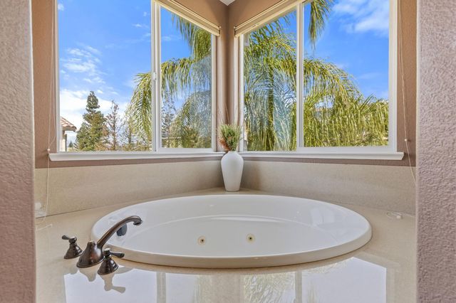 2240 Owencarrow Ln, Lincoln, CA 95648