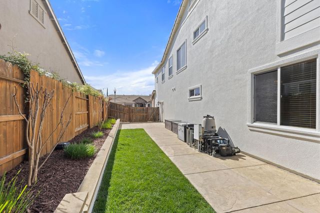 2240 Owencarrow Ln, Lincoln, CA 95648