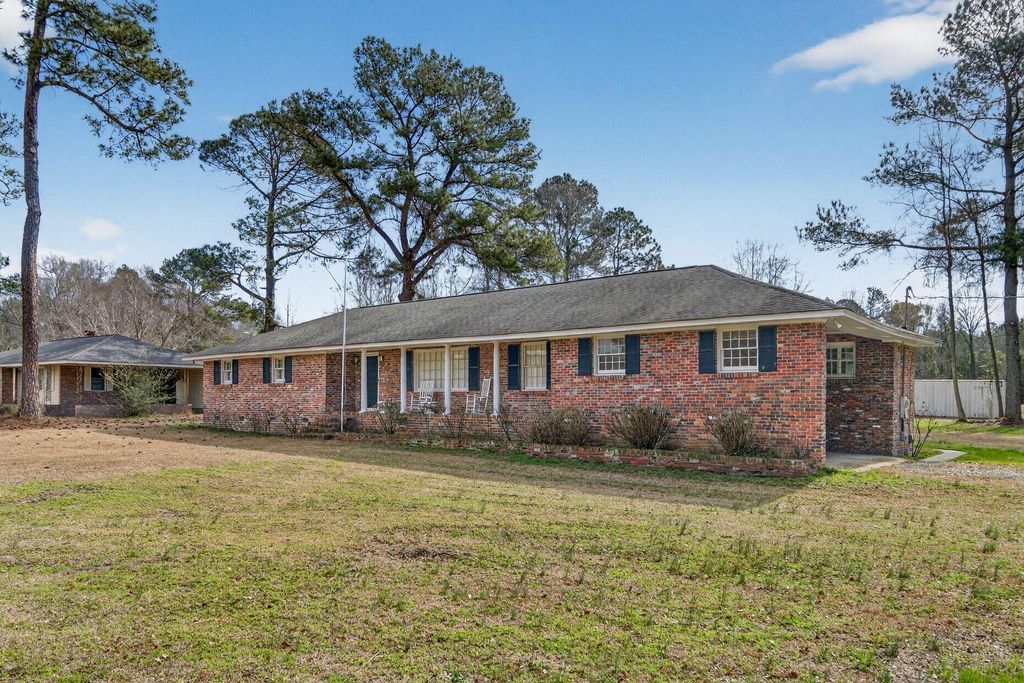 Image 1 of property listing at 1030 State Street, Sumter, SC 29153