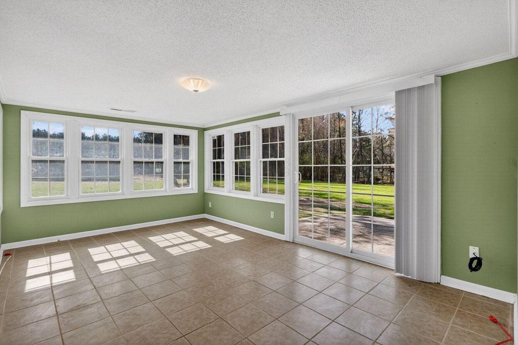 Image 17 of property listing at 1030 State Street, Sumter, SC 29153