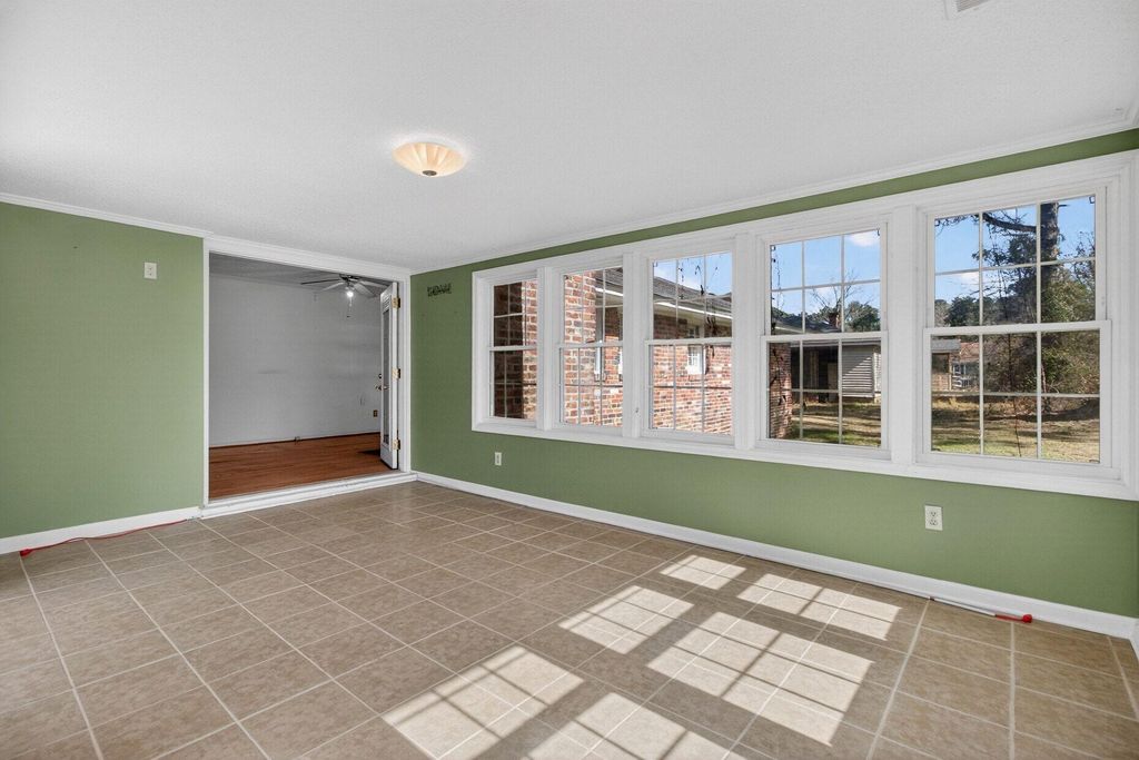 Image 18 of property listing at 1030 State Street, Sumter, SC 29153