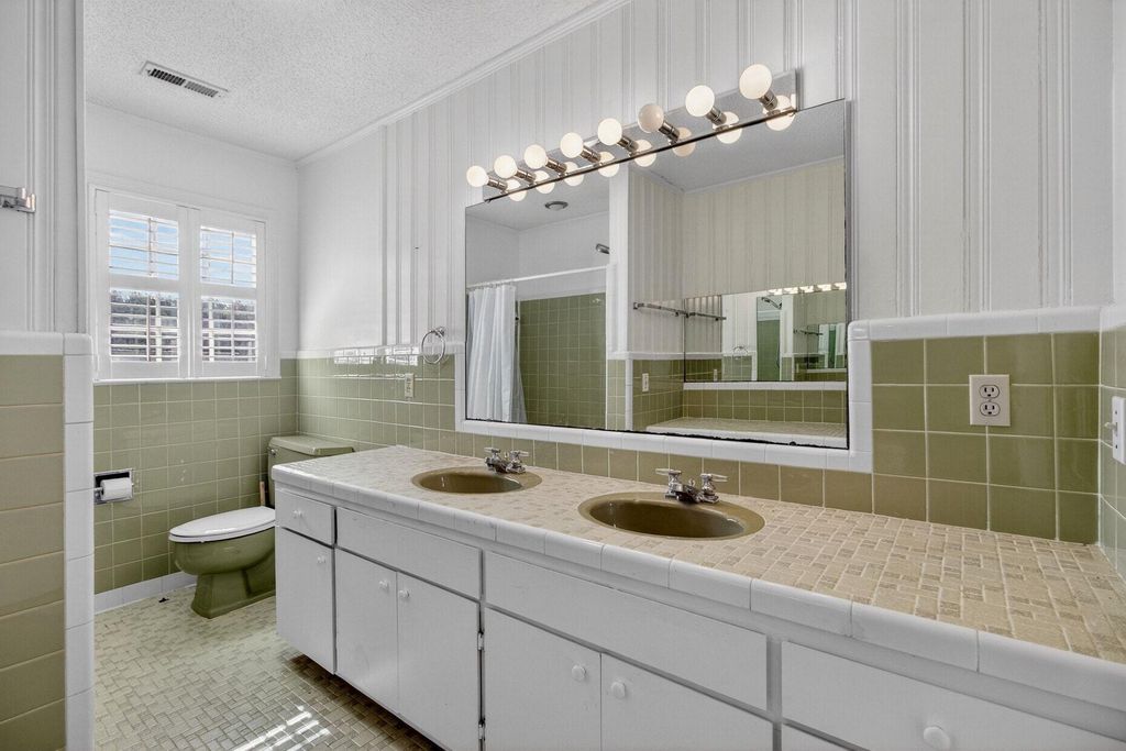 Image 19 of property listing at 1030 State Street, Sumter, SC 29153