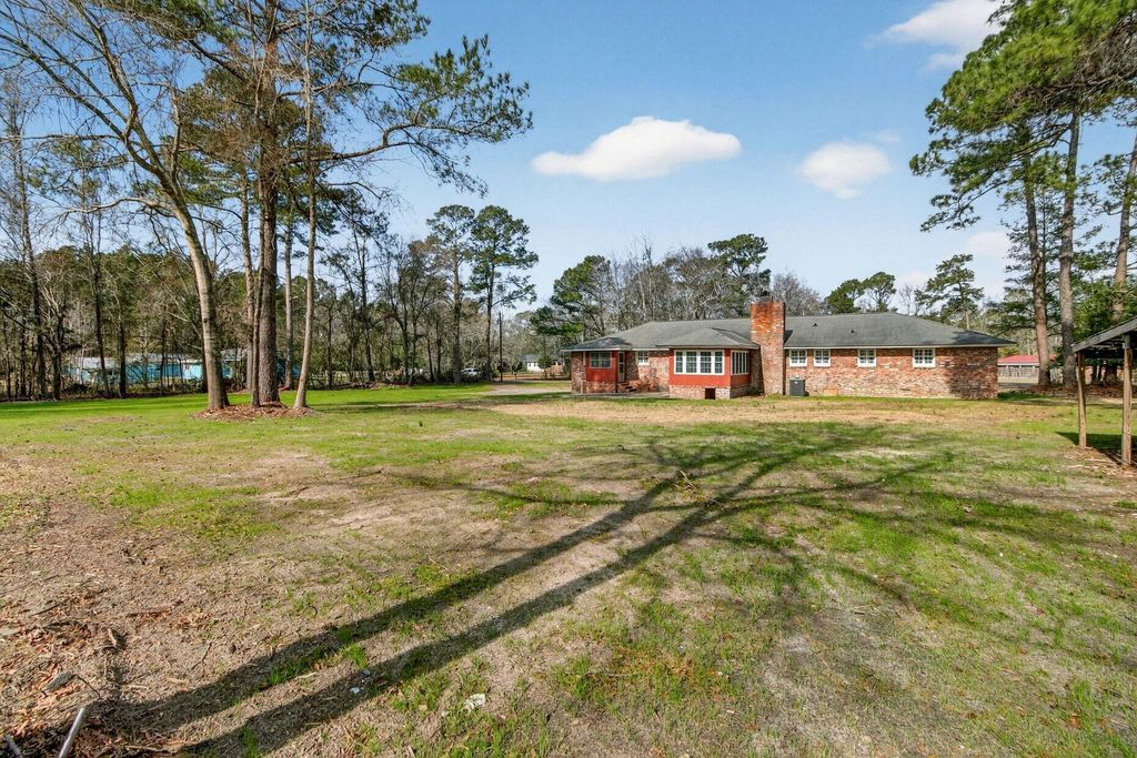 Image 32 of property listing at 1030 State Street, Sumter, SC 29153