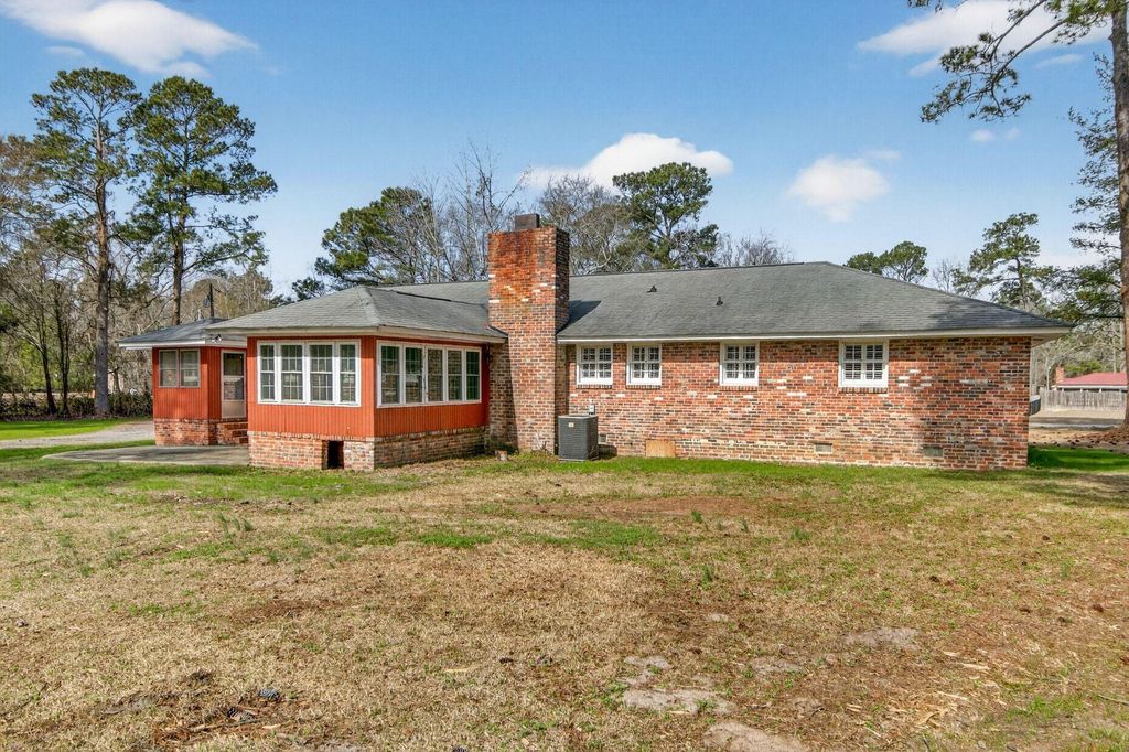 Image 39 of property listing at 1030 State Street, Sumter, SC 29153