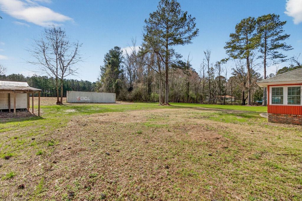 Image 40 of property listing at 1030 State Street, Sumter, SC 29153