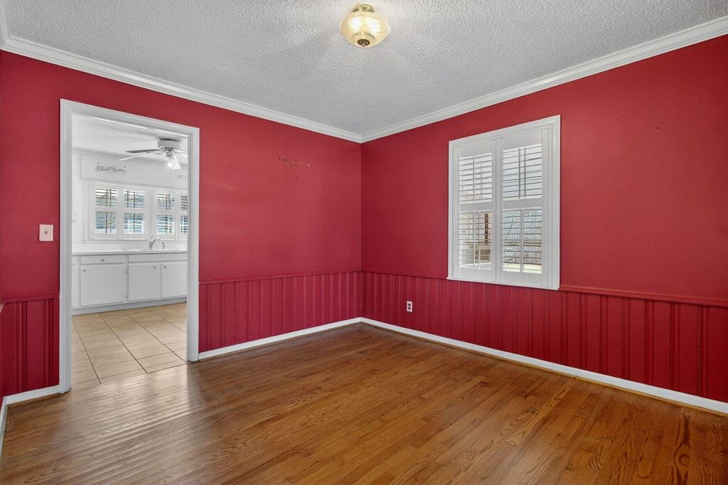 Image 7 of property listing at 1030 State Street, Sumter, SC 29153