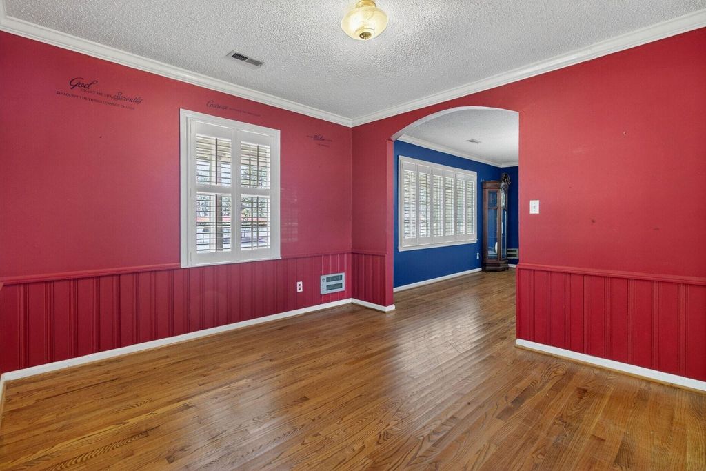 Image 8 of property listing at 1030 State Street, Sumter, SC 29153