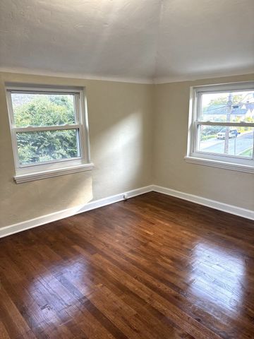 36 Hempstead AVENUE, West View, PA 15229