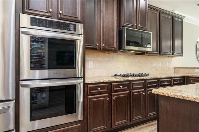 1511 Silver Mist Circle, Powder Springs, GA 30127