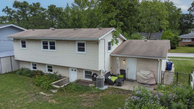 257 Fairview Drive, St. Charles, IL 60174