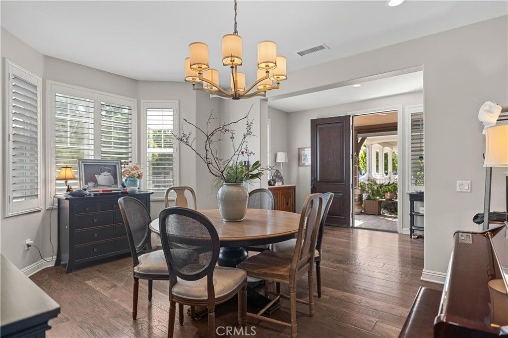 220 Barnes, Tustin, CA 92782 — exterior