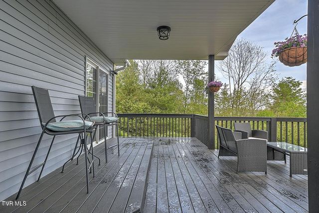 190 Roanwood Road, Roan Mountain, TN 37687