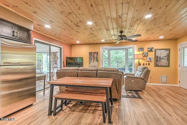 190 Roanwood Road, Roan Mountain, TN 37687