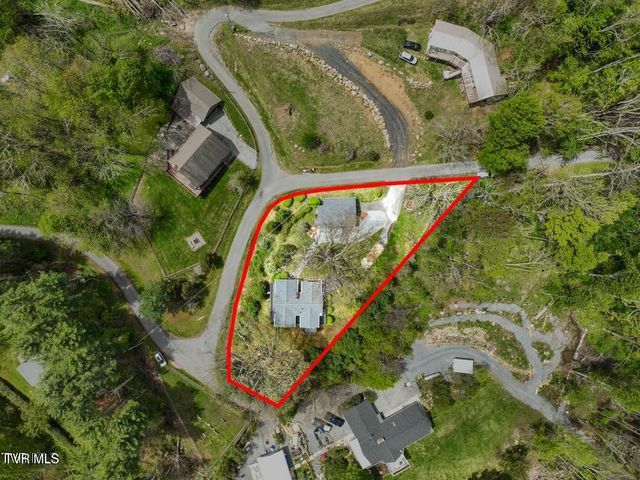 190 Roanwood Road, Roan Mountain, TN 37687