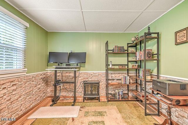 190 Roanwood Road, Roan Mountain, TN 37687