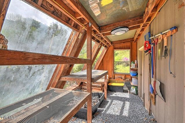 190 Roanwood Road, Roan Mountain, TN 37687