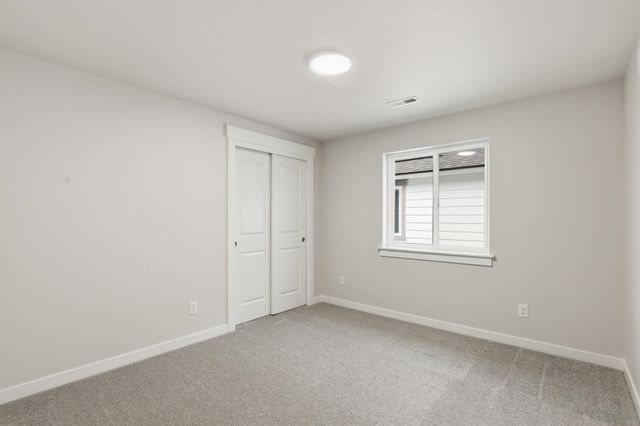 417 N Viewmont Ct, Greenacres, WA 99016