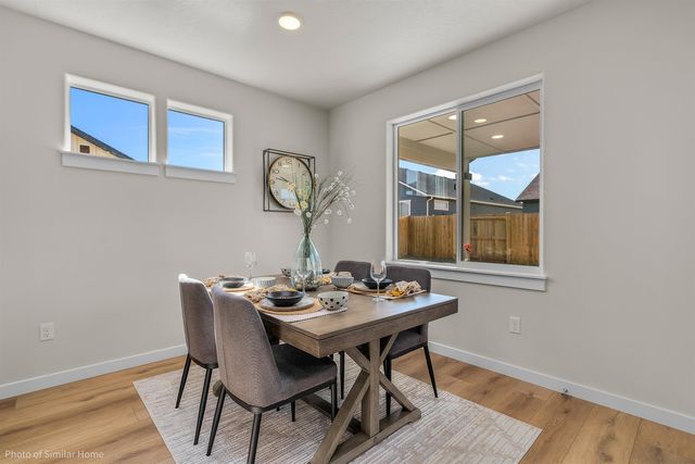 417 N Viewmont Ct, Greenacres, WA 99016