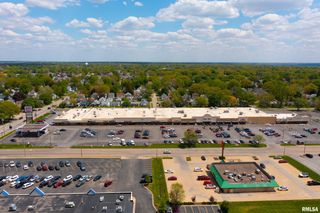 1998 1ST Street A STEC, Moline, IL 61265