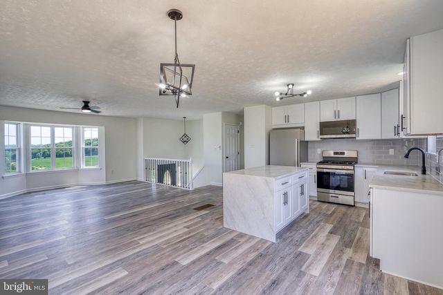 950 TRINITY RD, Felton, PA 17322