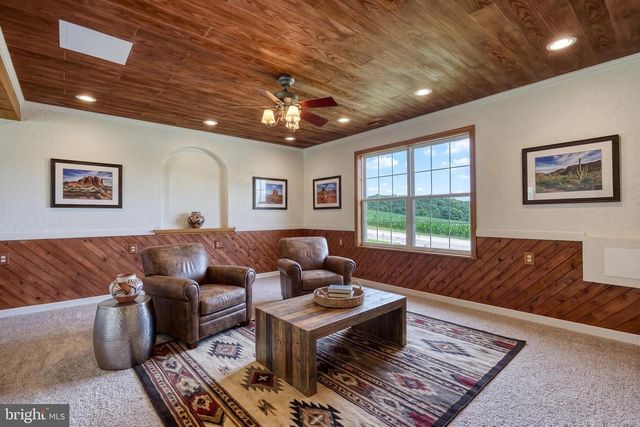 950 TRINITY RD, Felton, PA 17322