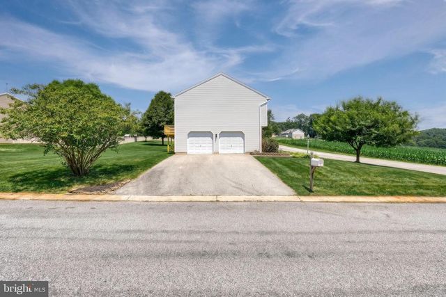 950 TRINITY RD, Felton, PA 17322
