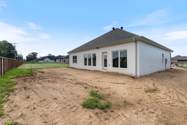 10 Firefly Catch Cove, Greenbrier, AR 72058