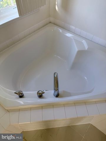 5970 SPOUT SPRING CT, Haymarket, VA 20169