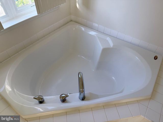 5970 SPOUT SPRING CT, Haymarket, VA 20169