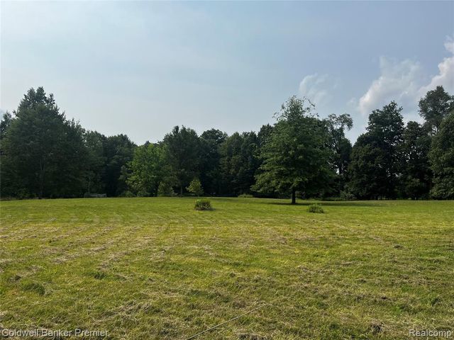 3975 Hagerman Road, Leonard, MI 48367
