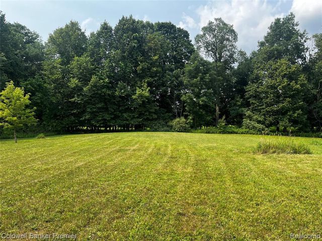 3975 Hagerman Road, Leonard, MI 48367