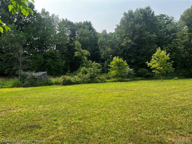 3975 Hagerman Road, Leonard, MI 48367
