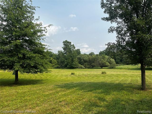 3975 Hagerman Road, Leonard, MI 48367
