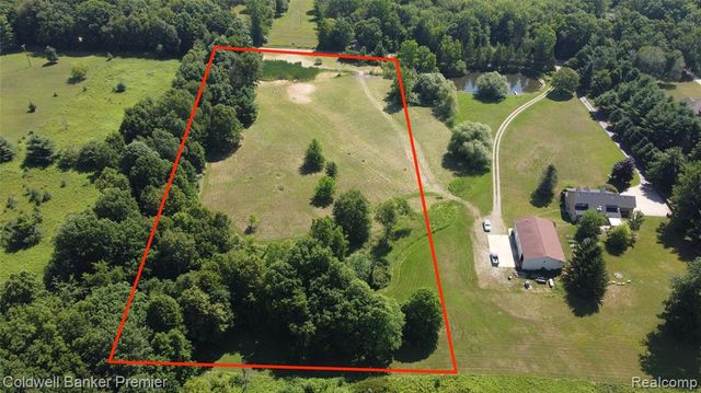 3975 Hagerman Road, Leonard, MI 48367