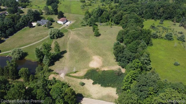 3975 Hagerman Road, Leonard, MI 48367