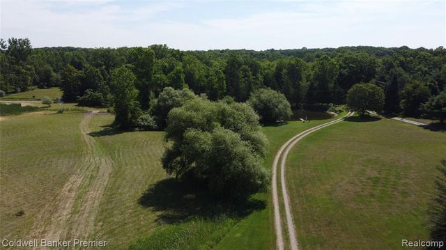 3975 Hagerman Road, Leonard, MI 48367