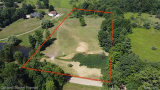 3975 Hagerman Road, Leonard, MI 48367