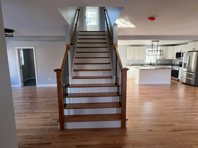 47 Long Hill Road, Raymond, NH 03077