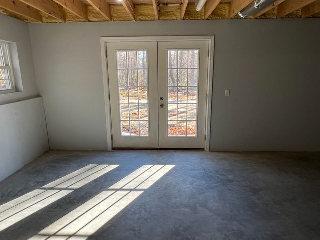 47 Long Hill Road, Raymond, NH 03077