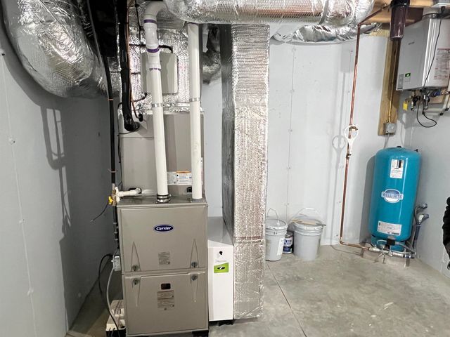 47 Long Hill Road, Raymond, NH 03077