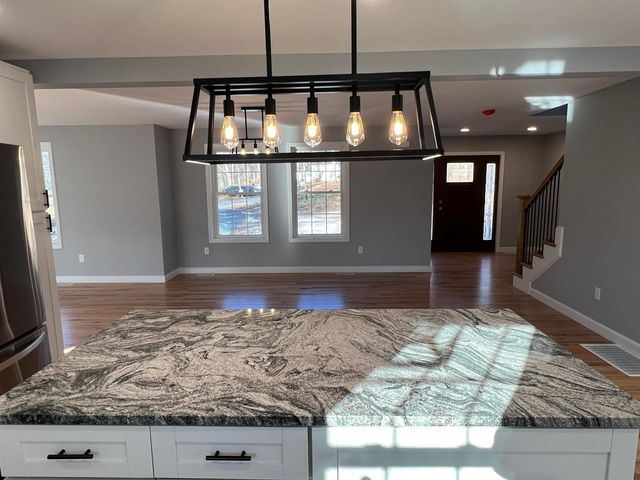 47 Long Hill Road, Raymond, NH 03077