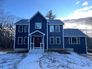 47 Long Hill Road, Raymond, NH 03077